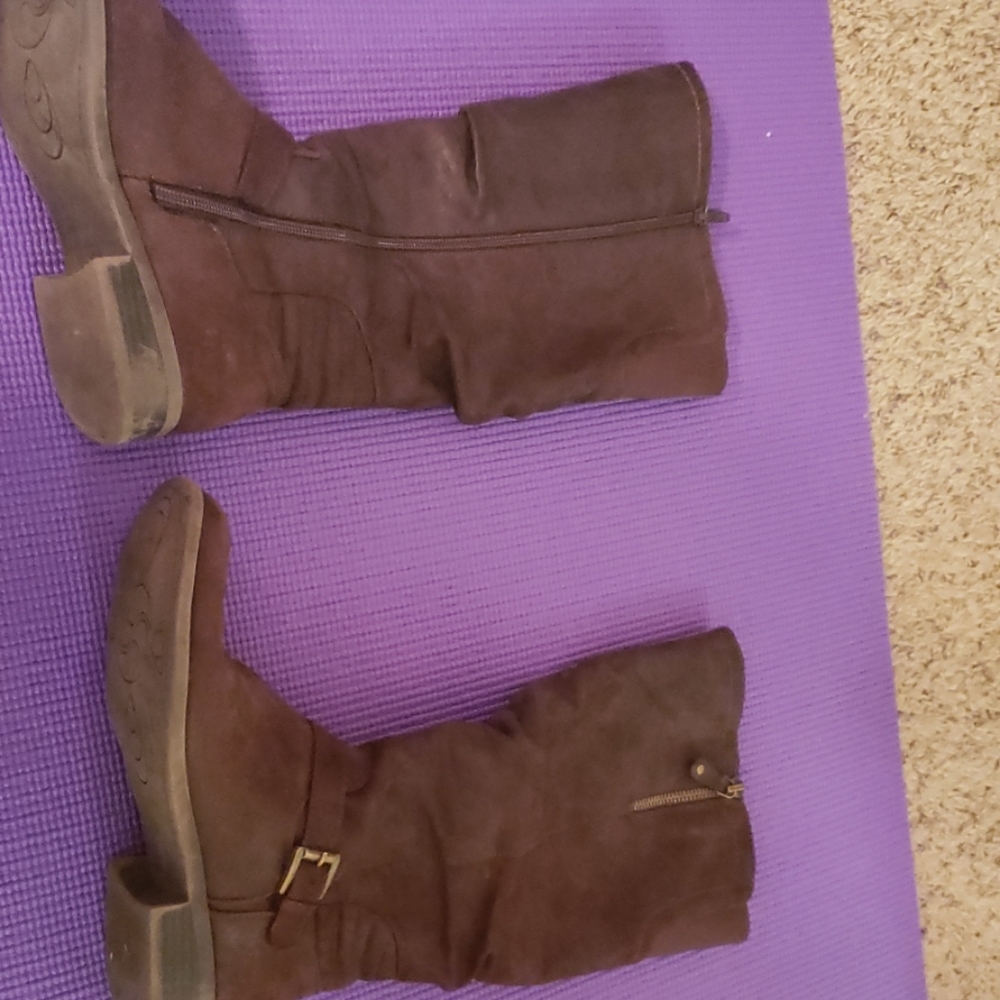 Brown boots